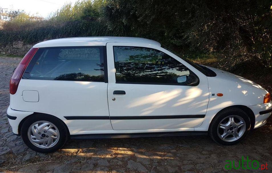 1998' Fiat Punto Sx photo #1