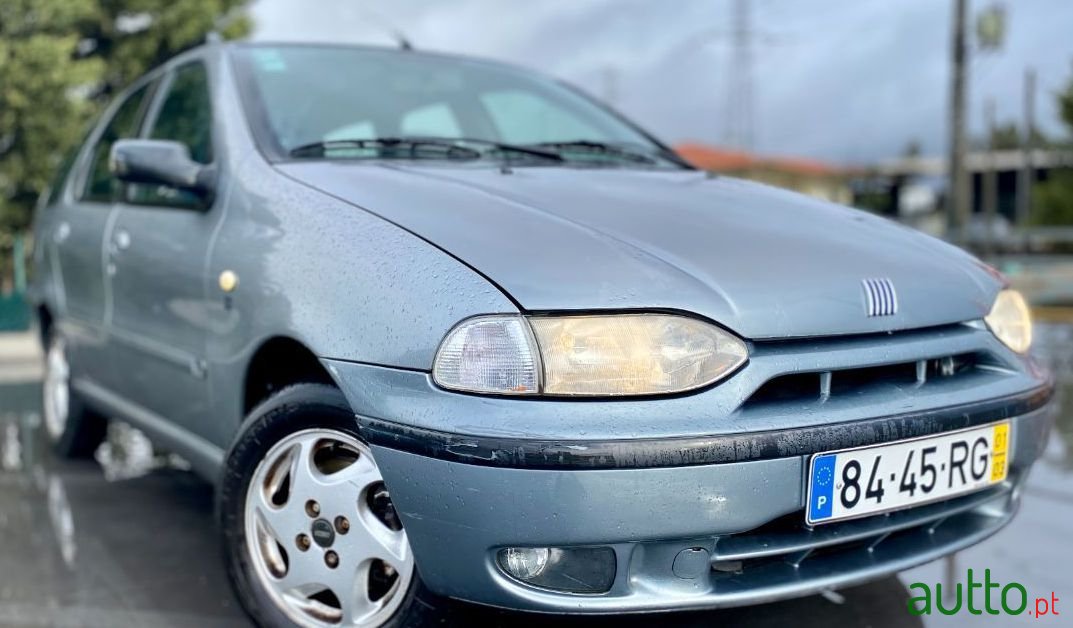 2001' Fiat Palio Weekend photo #2