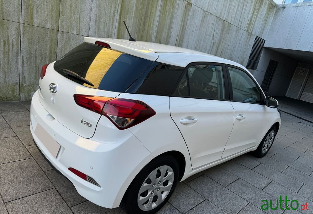 2017' Hyundai i20 photo #6