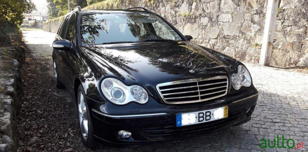 2005' Mercedes-Benz C-320 photo #3