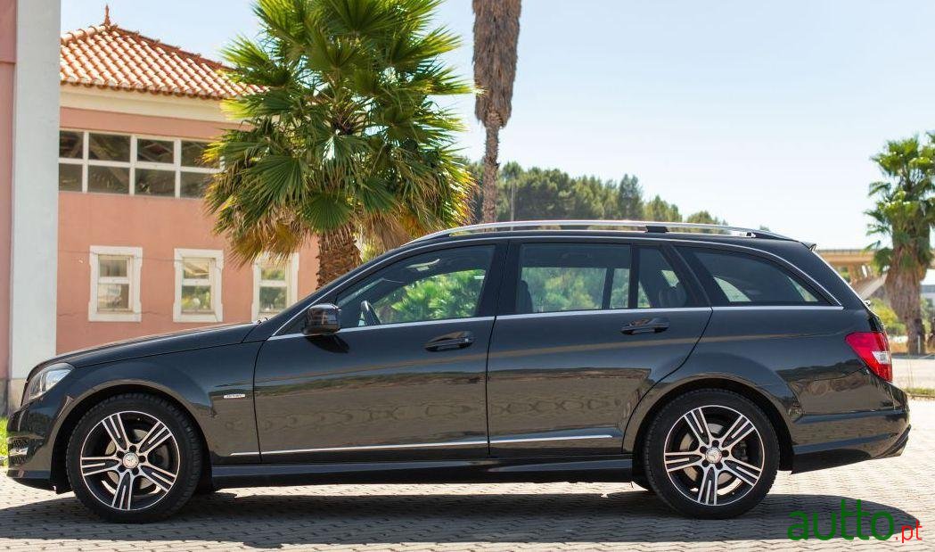 2013' Mercedes-Benz C-220 photo #3