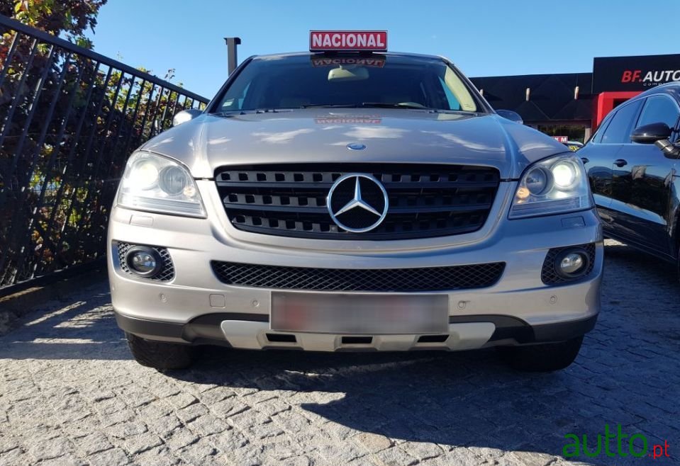 2008' Mercedes-Benz ML 320 photo #4