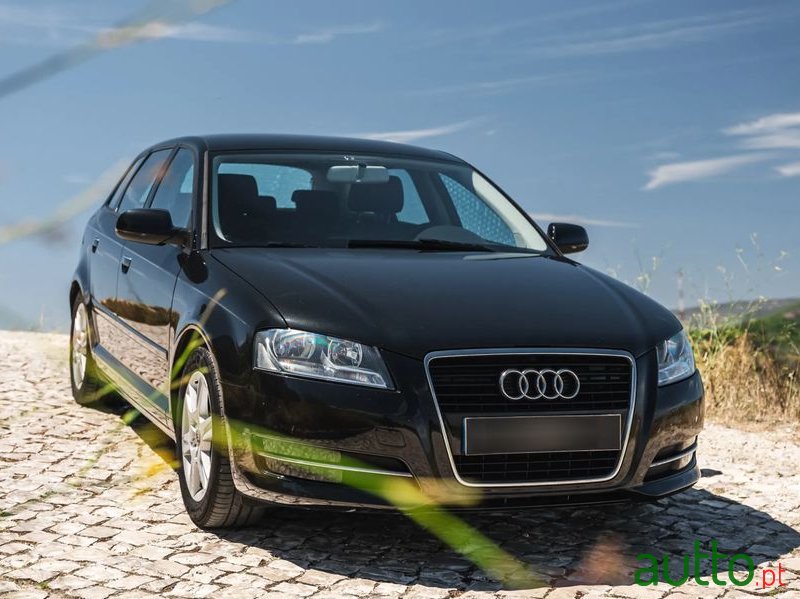 2011' Audi A3 Sportback photo #1