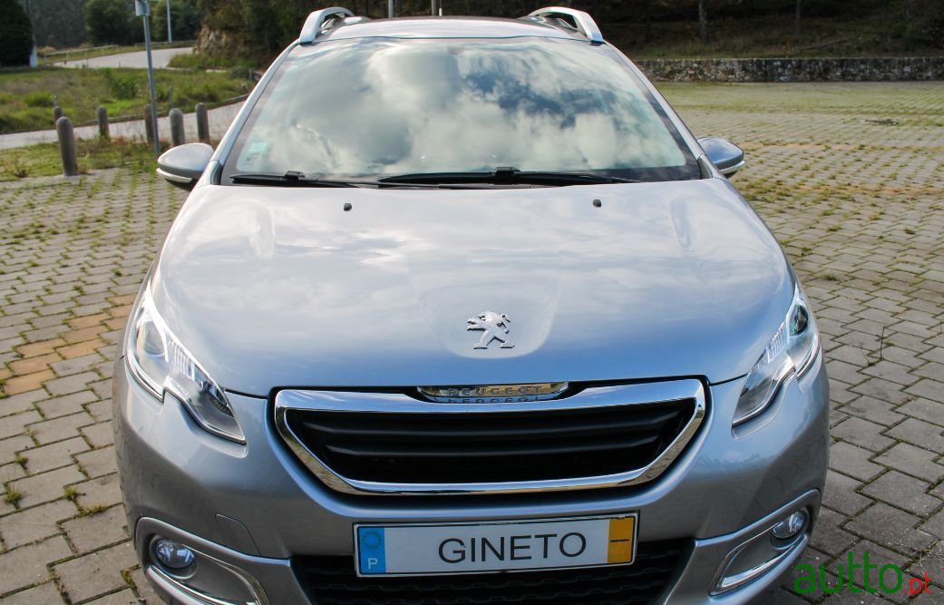 2013' Peugeot 2008 photo #3