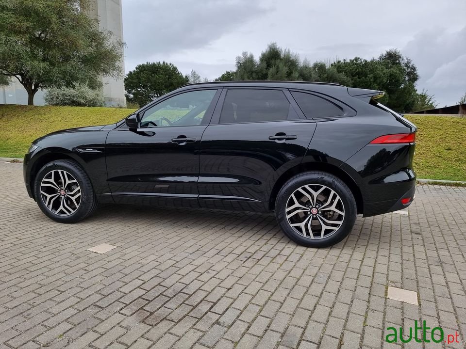 2017' Jaguar F-Type photo #3