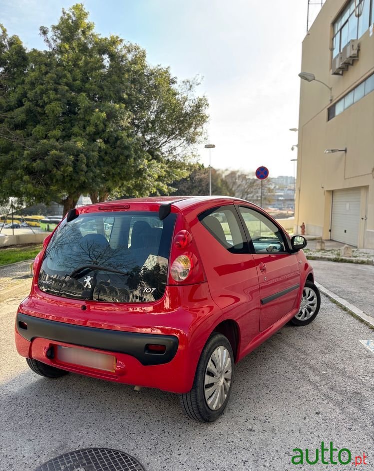 2009' Peugeot 107 photo #3
