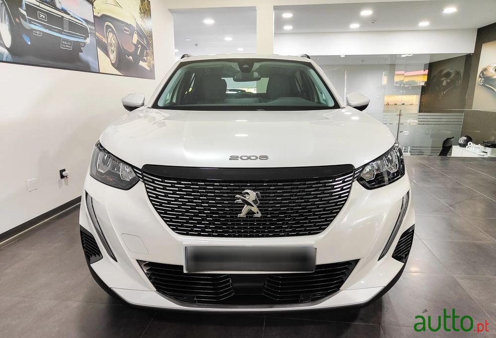 2020' Peugeot 2008 photo #2
