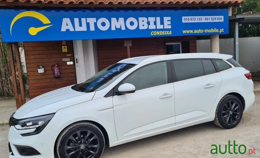 2018' Renault Megane Sport Tourer photo #1