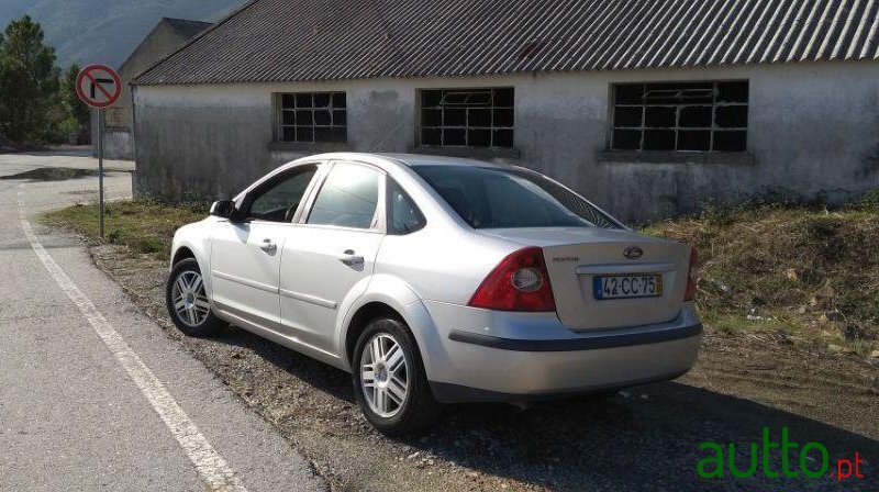 2006' Ford Focus 1.6 Tdci  Ghia photo #3