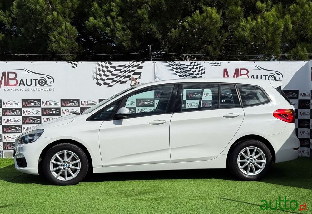 2016' BMW Série 2 D 7L Advantage photo #2