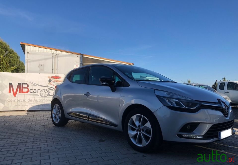 2017' Renault Clio photo #2