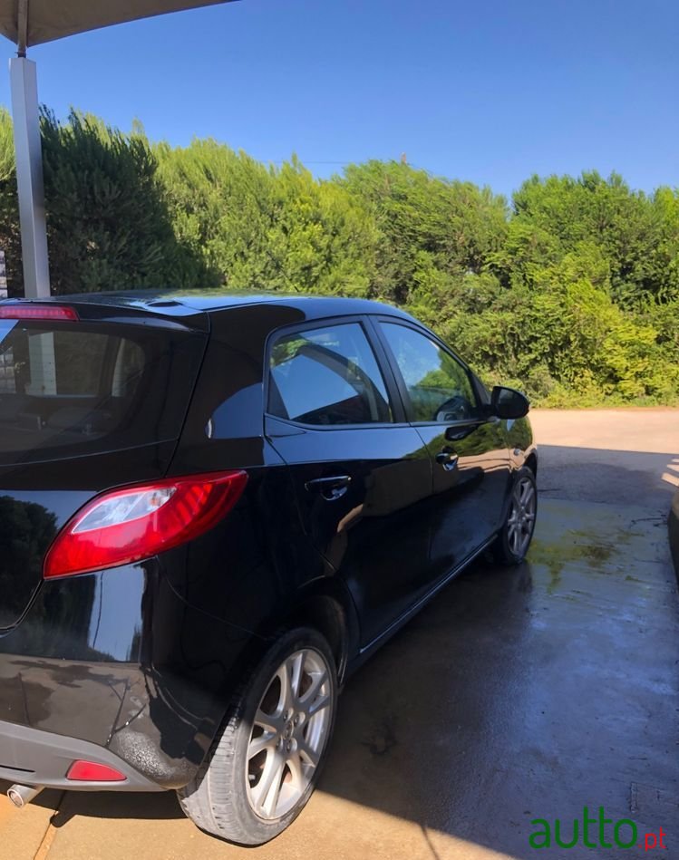2010' Mazda 2 photo #6