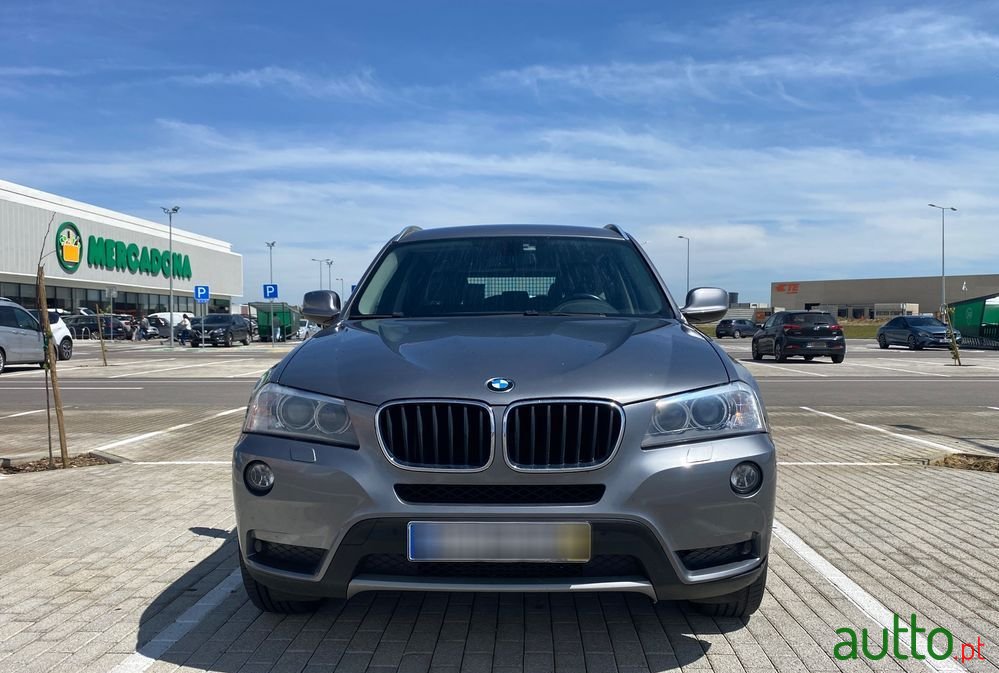 2013' BMW Série X 18 D Sdrive photo #2