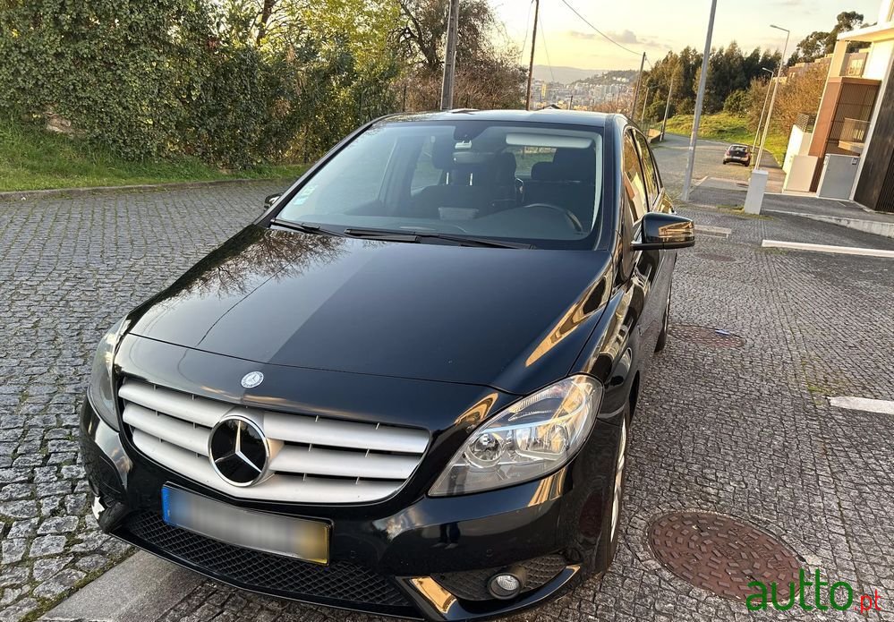 2014' Mercedes-Benz Classe B Cdi Style photo #1