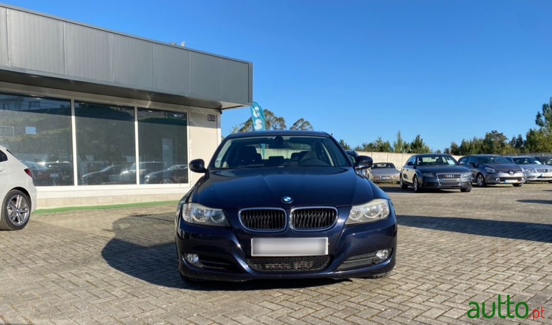 2009' BMW 320 photo #2