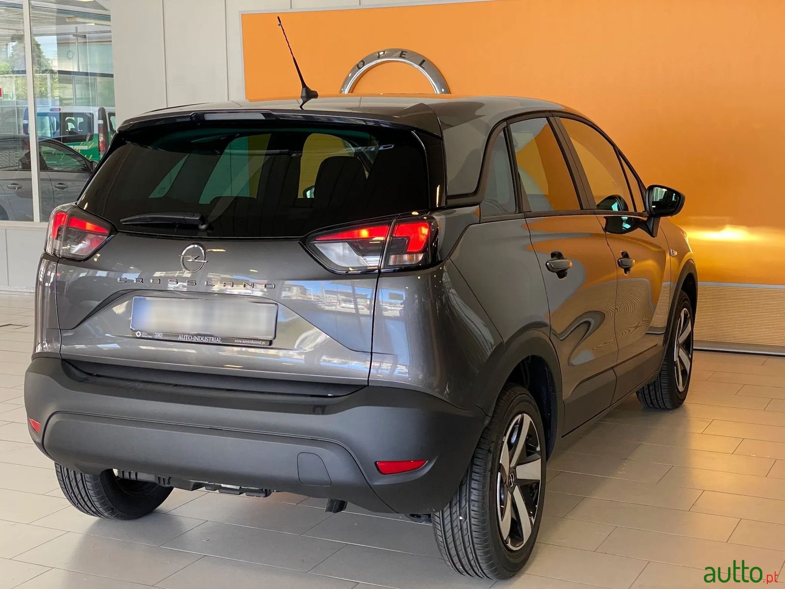 2023' Opel Crossland photo #3