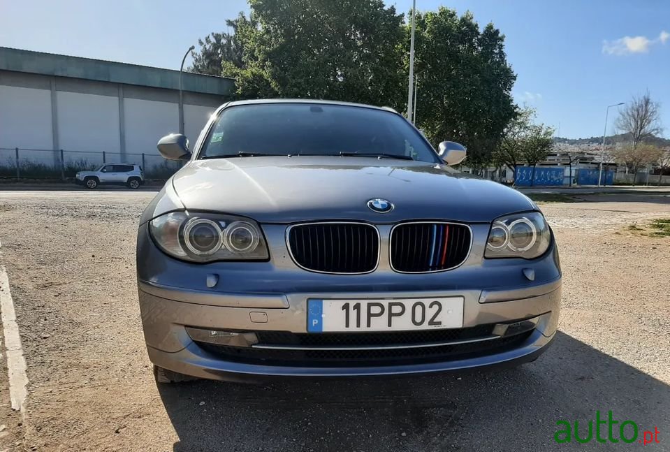 2010' BMW 120 photo #5