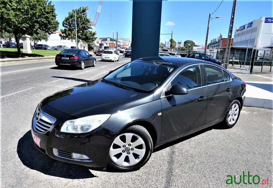 2010' Opel Insignia photo #2