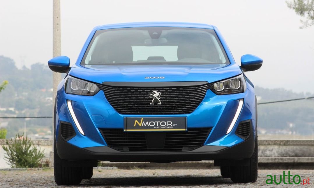 2021' Peugeot 2008 photo #3