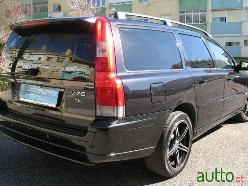 2003' Volvo V70 T5 photo #2