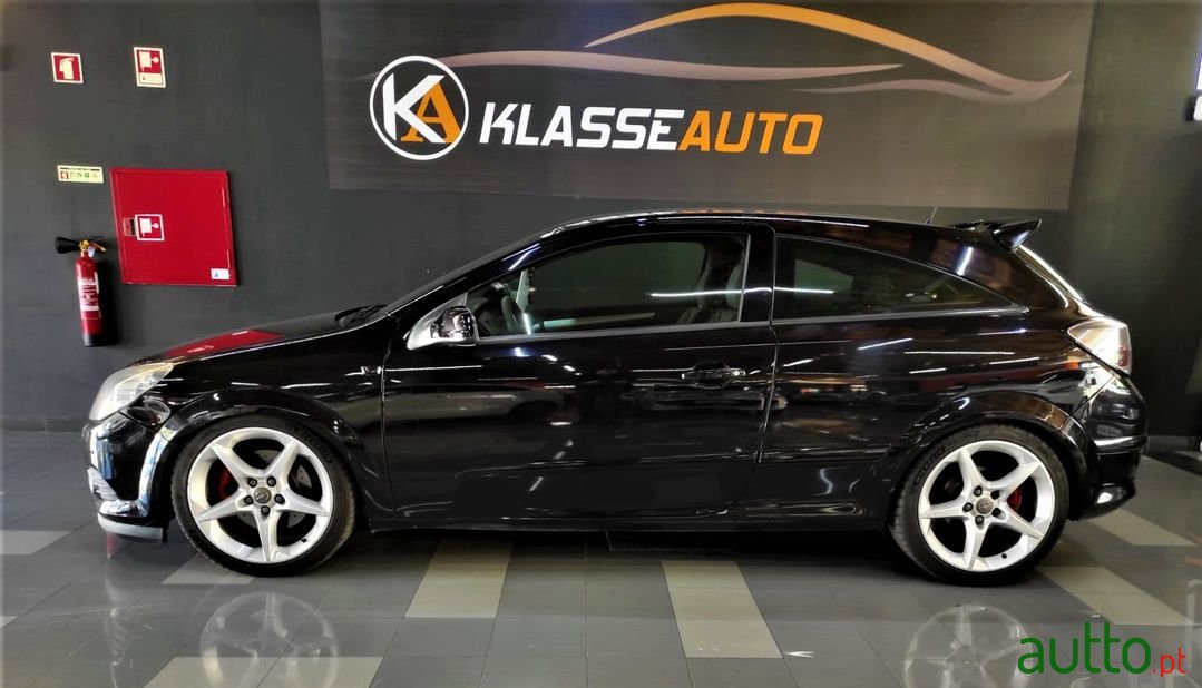 2007' Opel Astra-Gtc photo #1