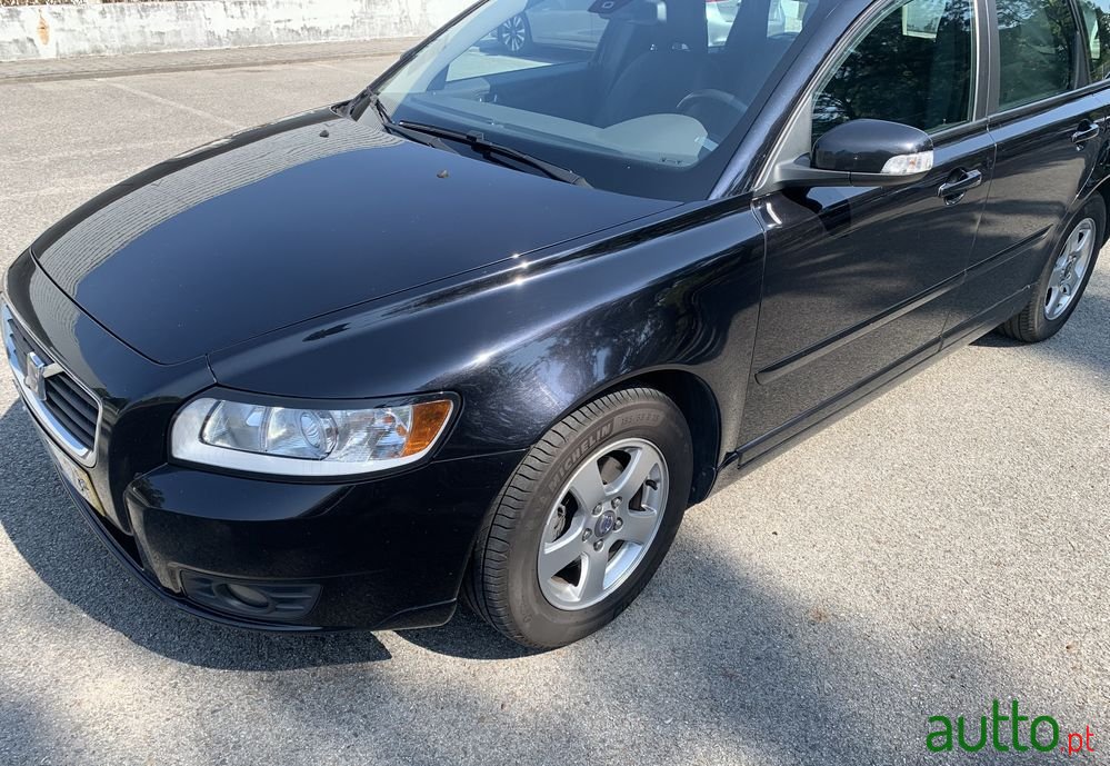 2008' Volvo V50 photo #3