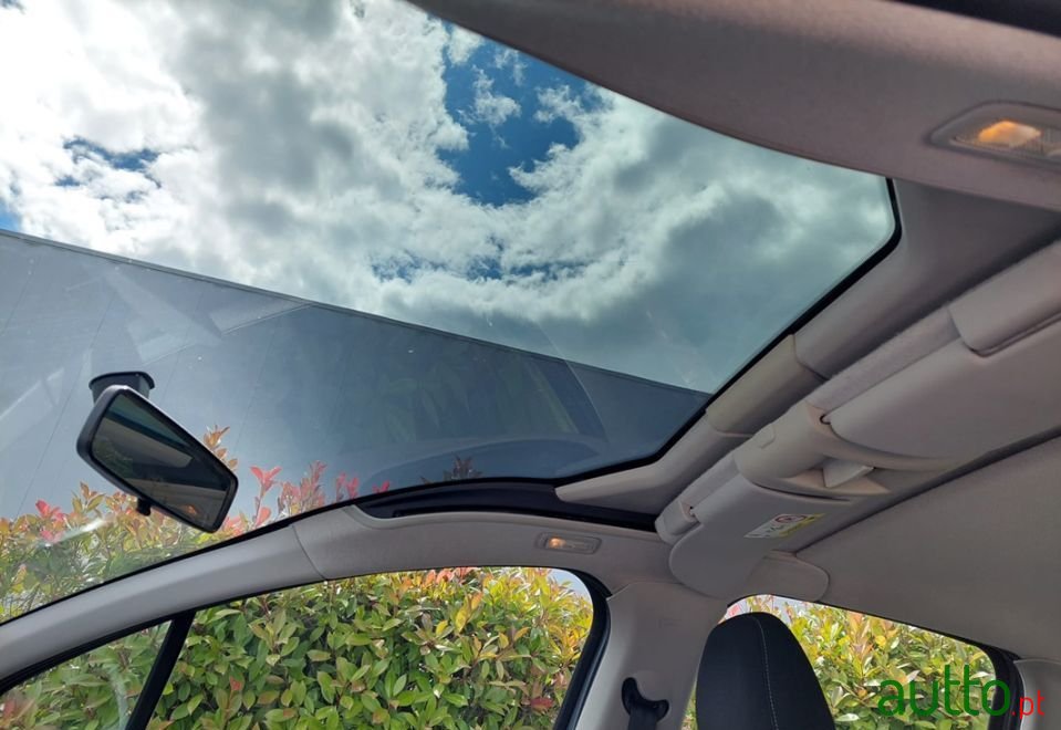 2010' Citroen C3 photo #3