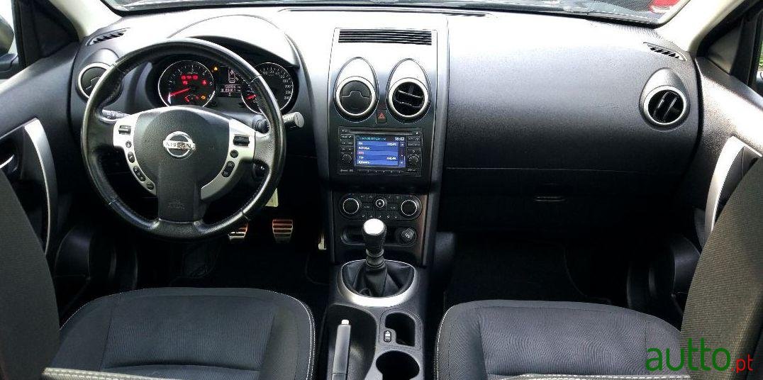 2011' Nissan Qashqai photo #2