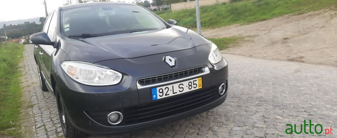 2013' Renault Megane Sport Tourer photo #3