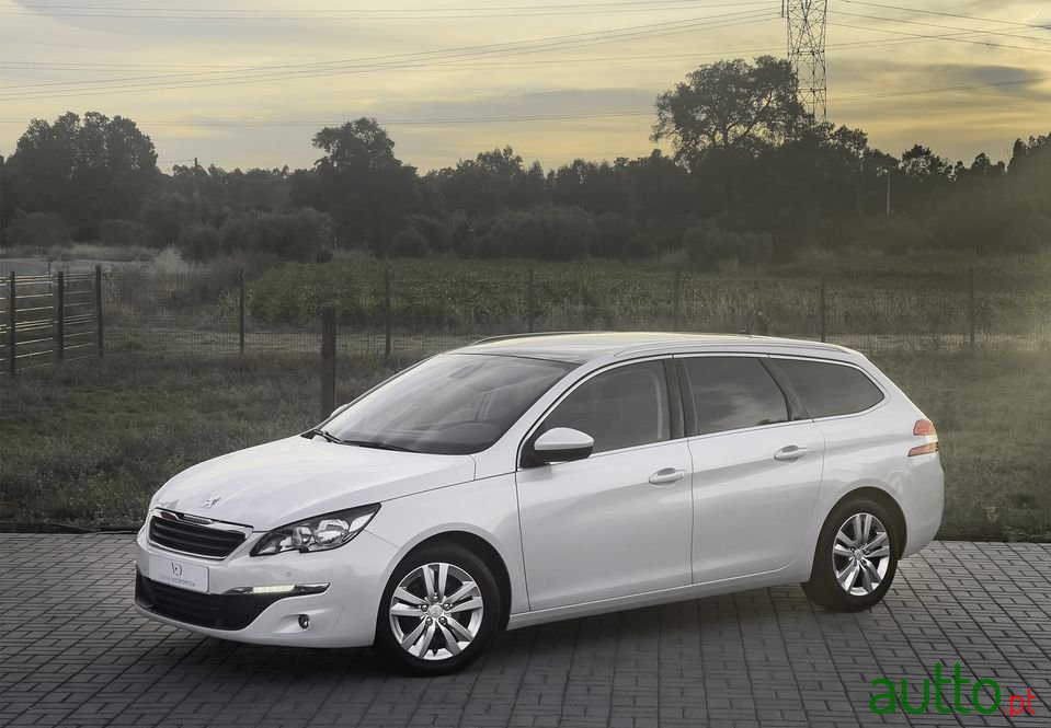 2015' Peugeot 308 Sw photo #1