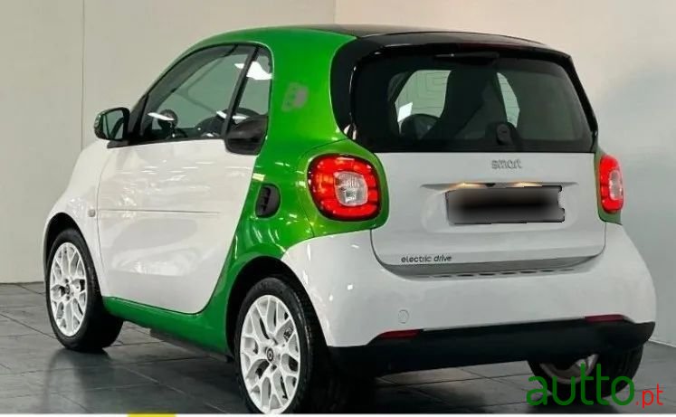 2018' Smart Fortwo photo #2