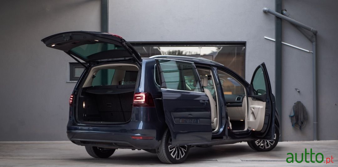 2016' Volkswagen Sharan photo #5