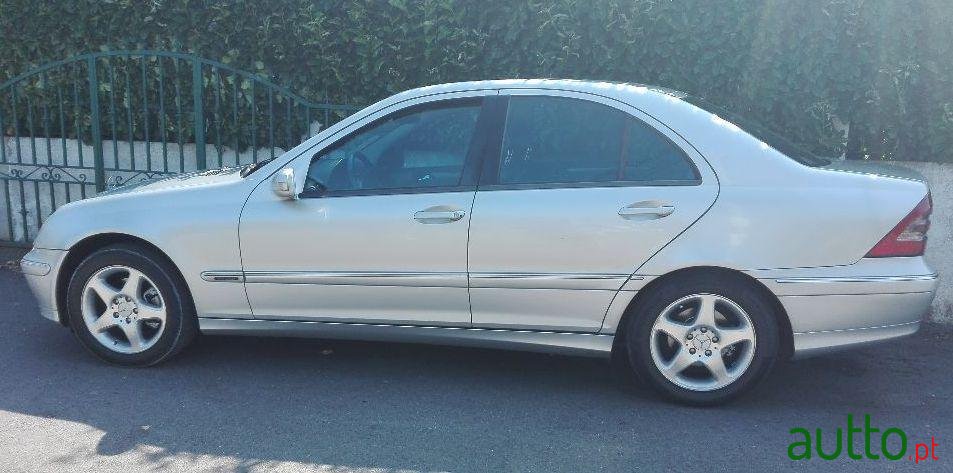 2000' Mercedes-Benz C-220 photo #1