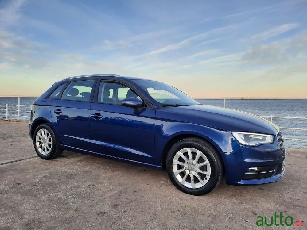 2015' Audi A3 Sportback photo #5