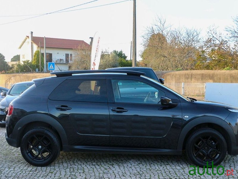 2018' Citroen C4 Cactus photo #6