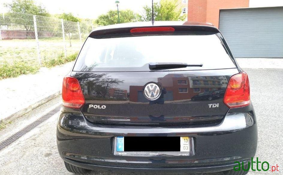 2013' Volkswagen Polo photo #2