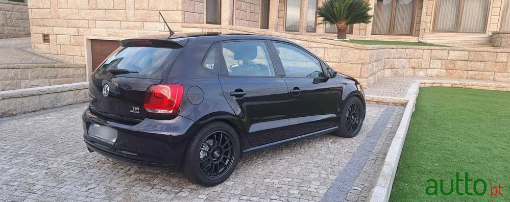 2010' Volkswagen Polo photo #6