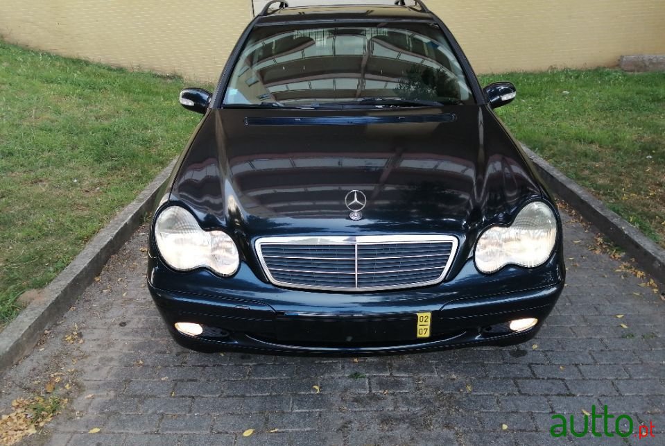 2006' Mercedes-Benz C-220 photo #1