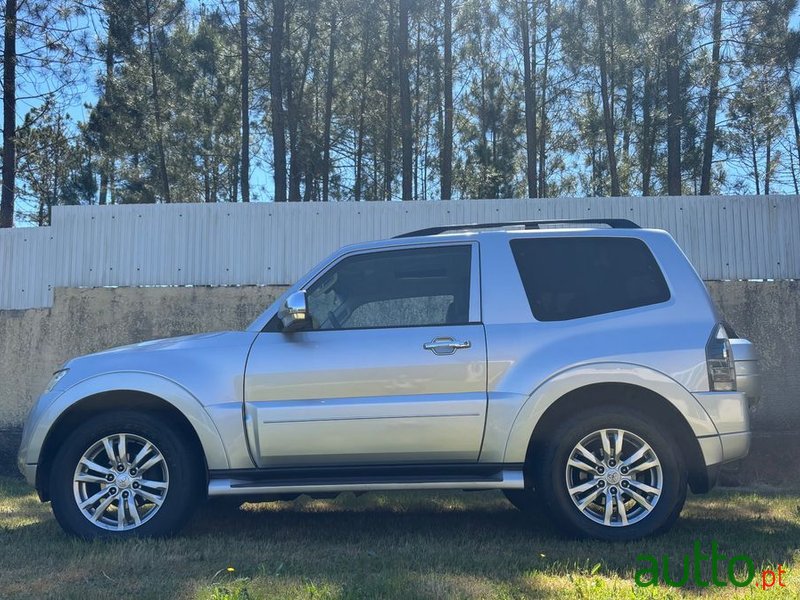 2014' Mitsubishi Pajero photo #5