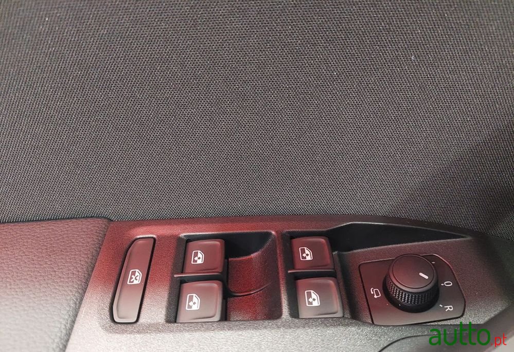 2022' SEAT Arona 1.0 Tsi Fr photo #4