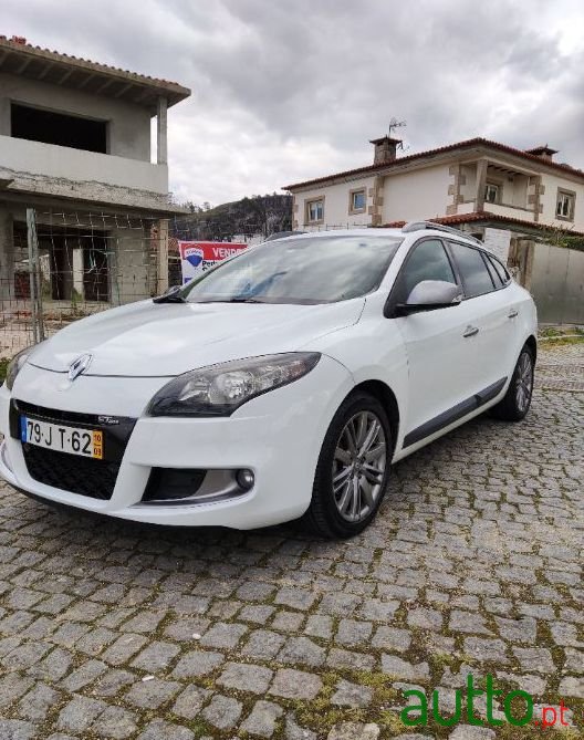 2010' Renault Megane Sport Tourer photo #4