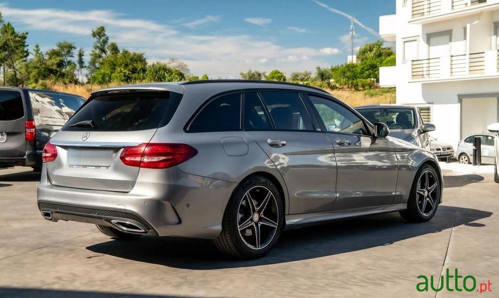 2015' Mercedes-Benz Classe C photo #3