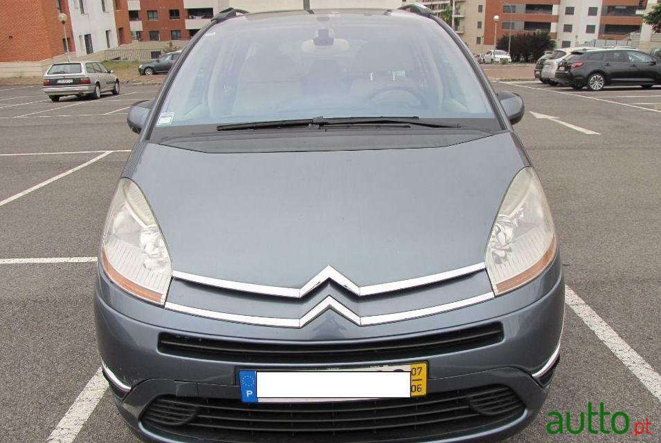 2007' Citroen C4 Grand Picasso photo #2