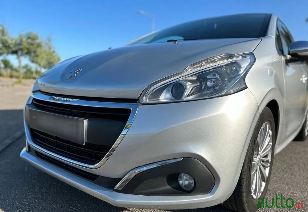 2018' Peugeot 208 photo #5