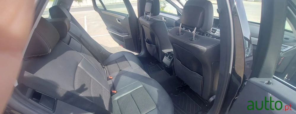 2016' Mercedes-Benz E 220 Bluetec Avantgarde photo #4