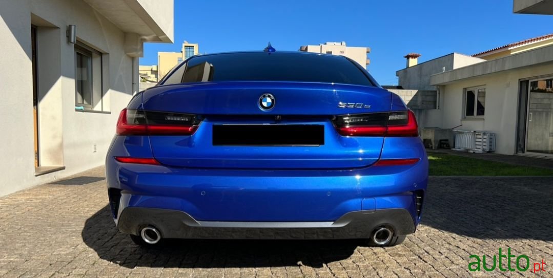 2019' BMW 330 photo #6
