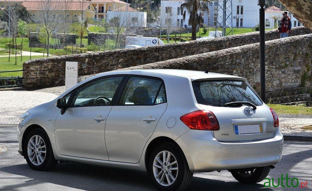 2008' Toyota Auris Gold Edition Plus photo #1