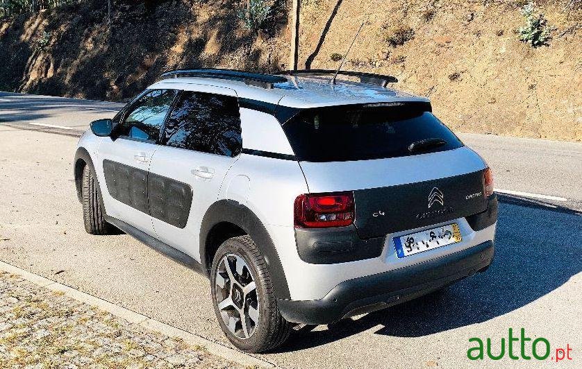 2017' Citroen C4 Cactus photo #1