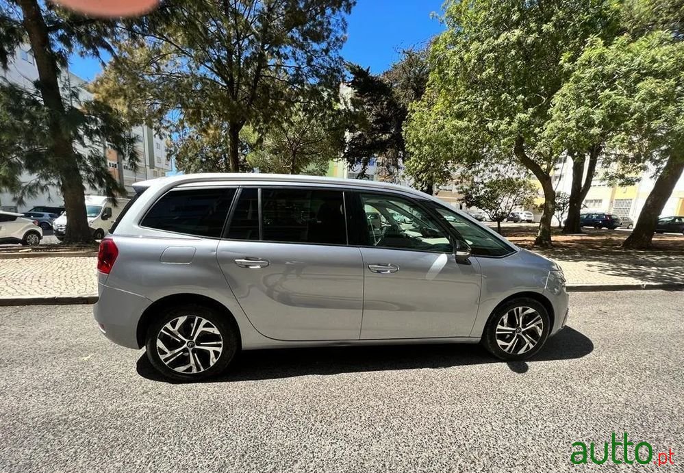 2020' Citroen Grand C4 SpaceTourer photo #1
