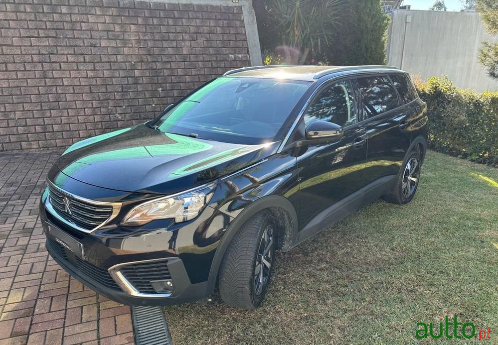 2019' Peugeot 5008 1.5 Bluehdi Allure photo #4